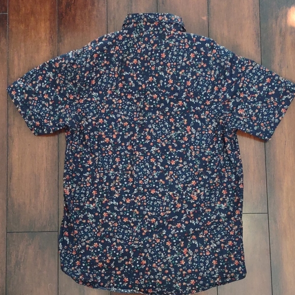 Navy Blue Floral Short Sleeved Collared Button Up - Picture 7 of 7